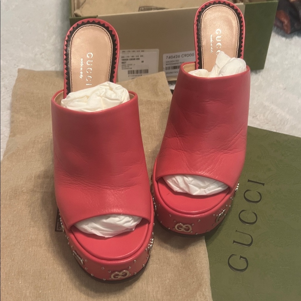 Authentic Pink Gucci platform retro heels - Picture 4 of 8